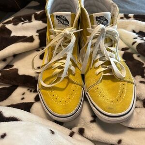 Vans Sk8-Hi sneakers in Cyber yellow/ true white color way:Men’s 6.5 | Women’s 8